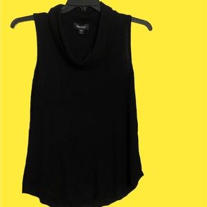 Karen Karen sleeveless cowl  neck top/sweater size large only worn 1 time❤️